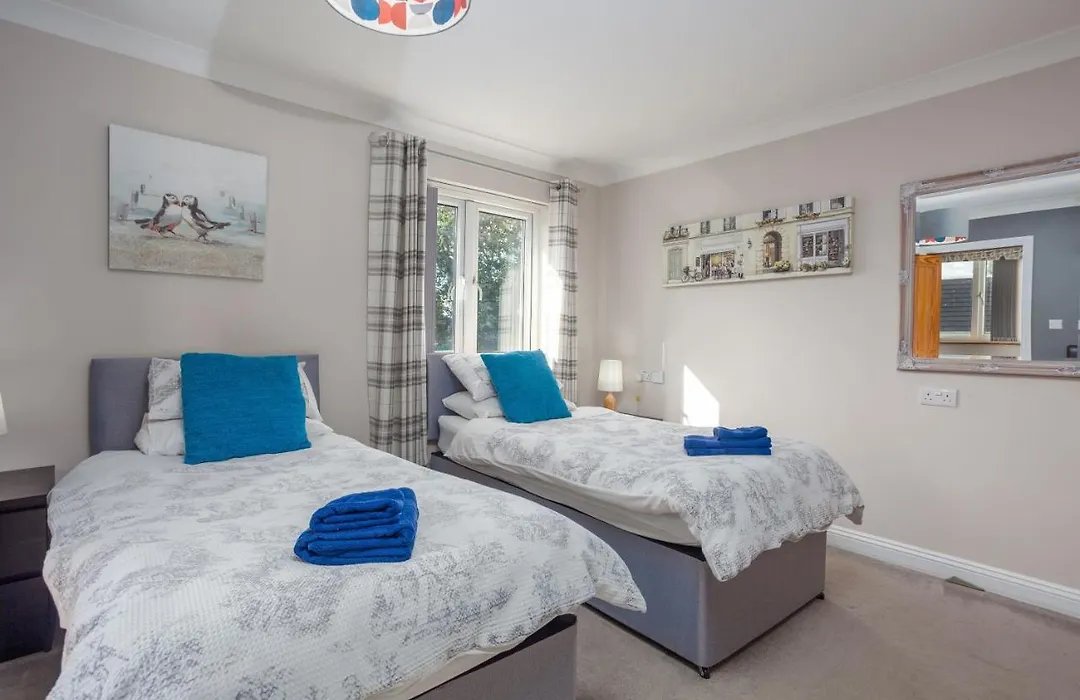 Cross Villa Accommodation-1