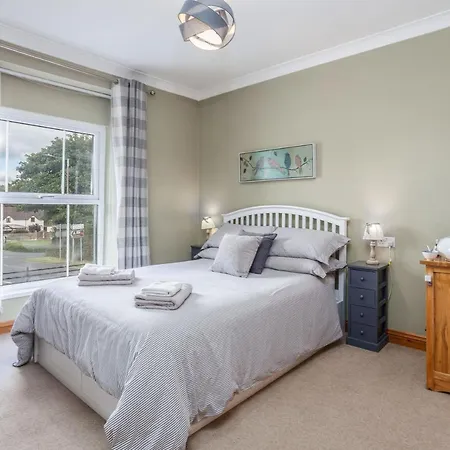 Cross Villa Accommodation-2